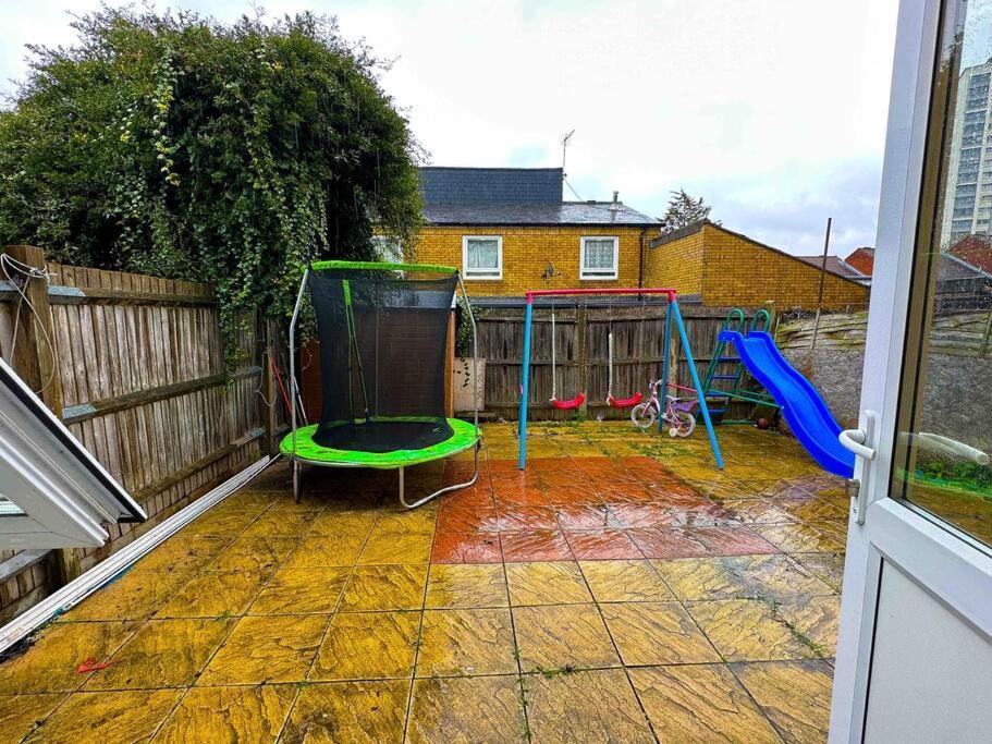 New! 4 Bedroom London House With Garden And Lawn מראה חיצוני תמונה