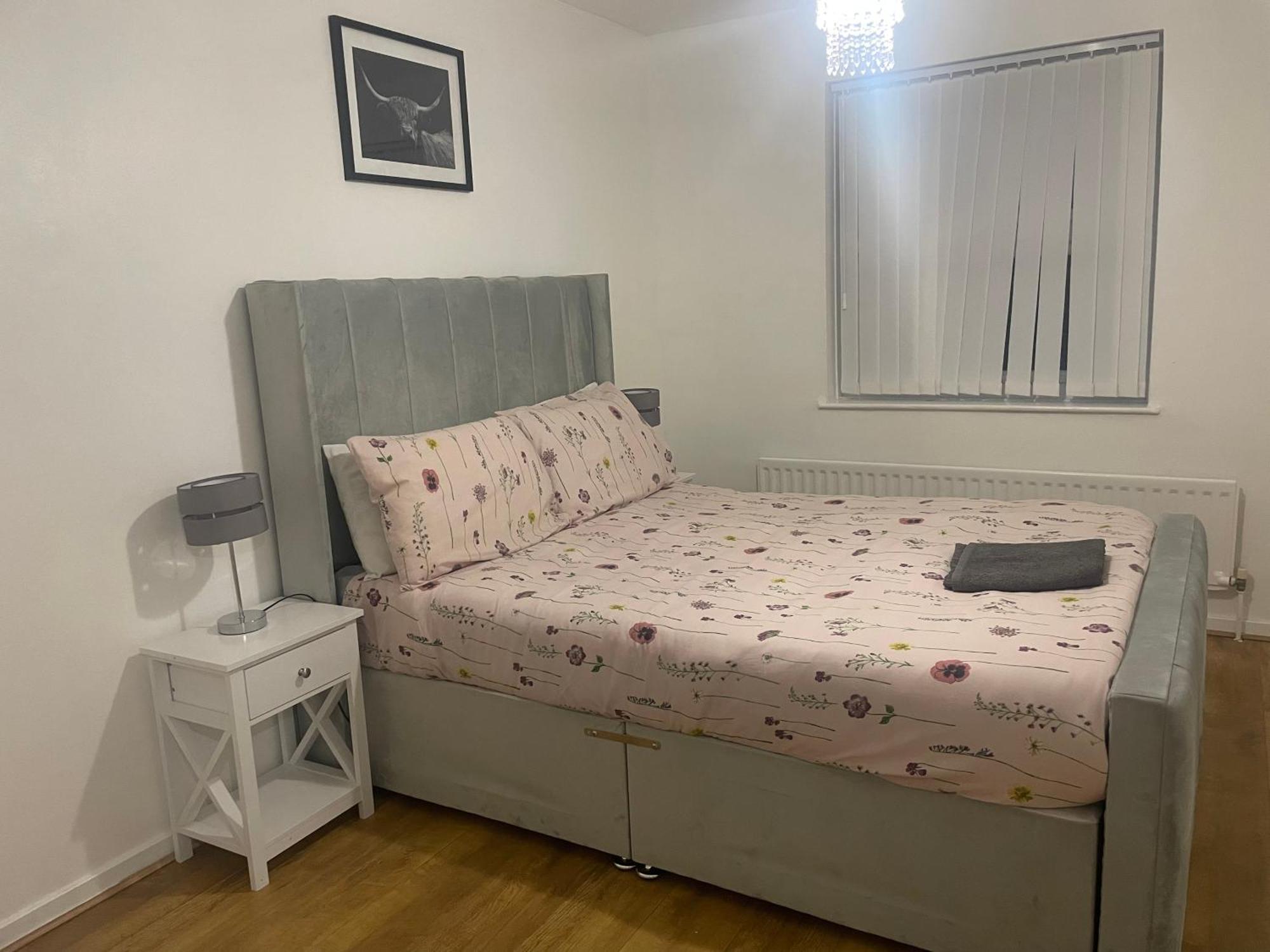 New! 4 Bedroom London House With Garden And Lawn מראה חיצוני תמונה